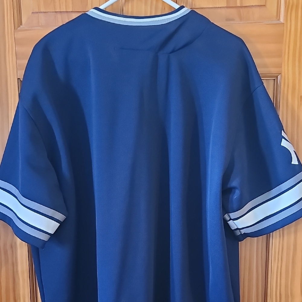 Yankees Navy Blue Jersey - Picture 3 of 3